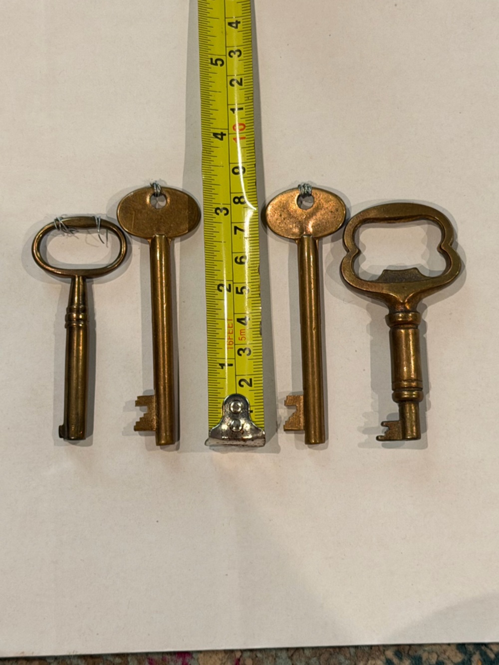 4 Vintage Decorative Skeleton Keys